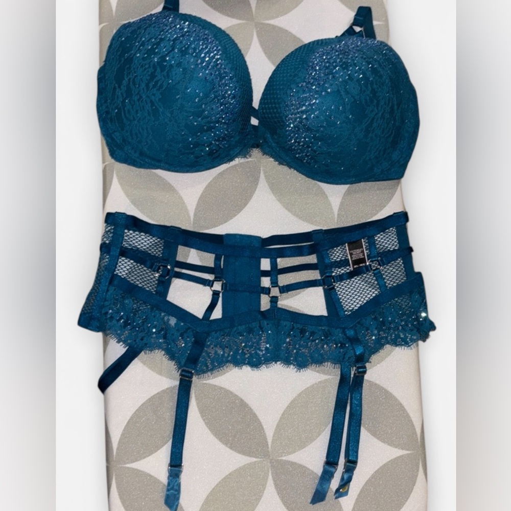 Victoria's Secret very sexy rhinestoneTeal Lace push-up Bra and Garter 38D M/L - Picture 16 of 16